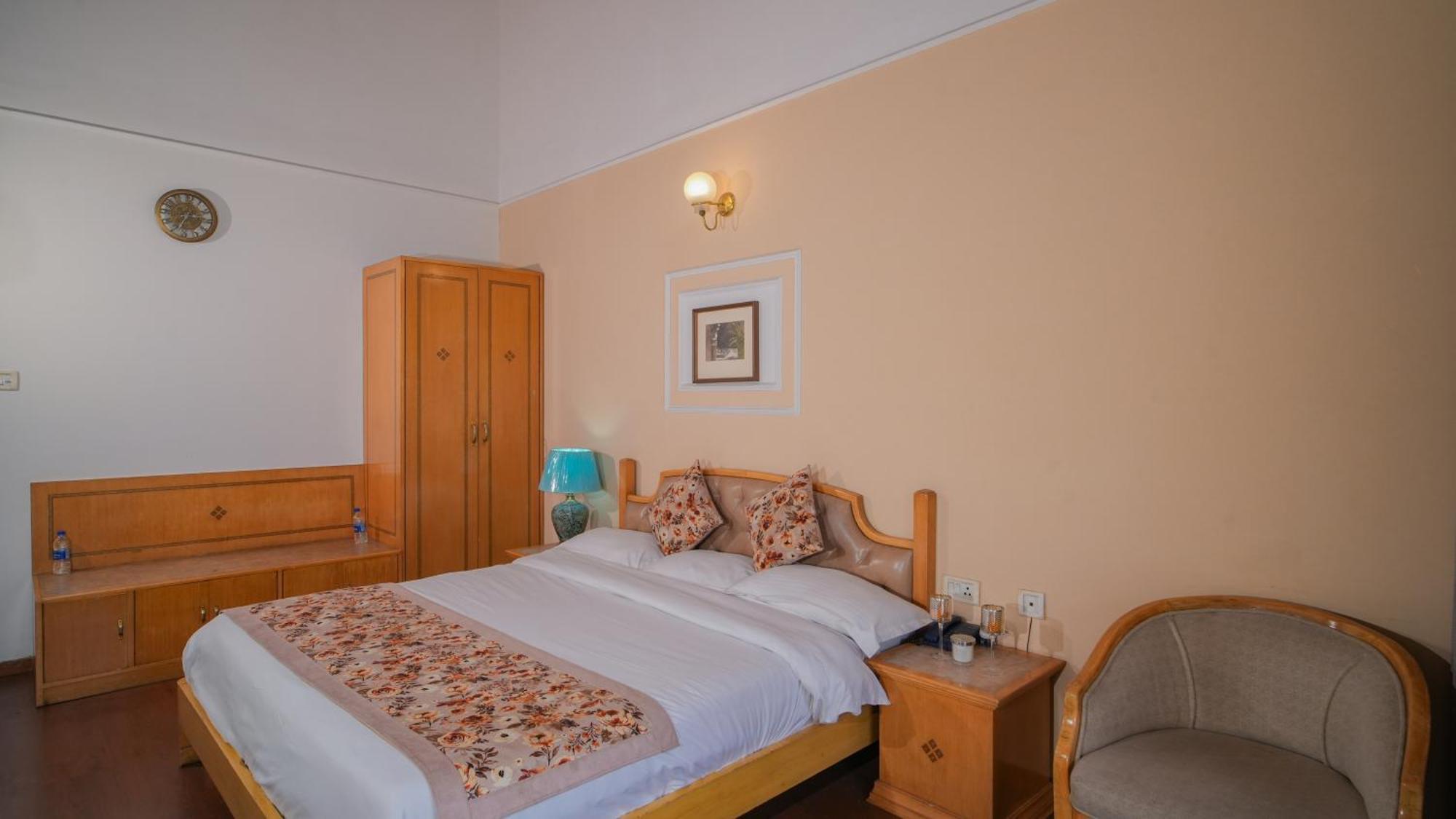 Neelesh Inn- A Luxury Lake View Hotel- 20 Kms From Nainital Bhīm Tāl Εξωτερικό φωτογραφία