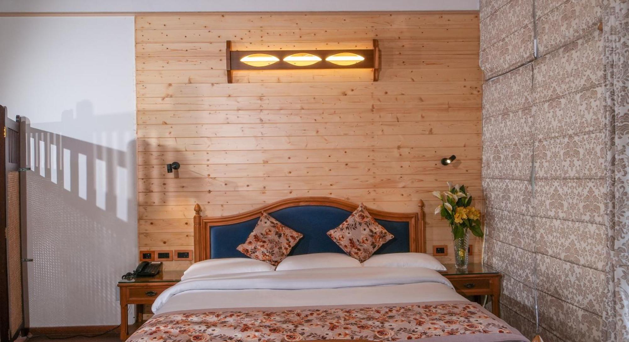 Neelesh Inn- A Luxury Lake View Hotel- 20 Kms From Nainital Bhīm Tāl Εξωτερικό φωτογραφία