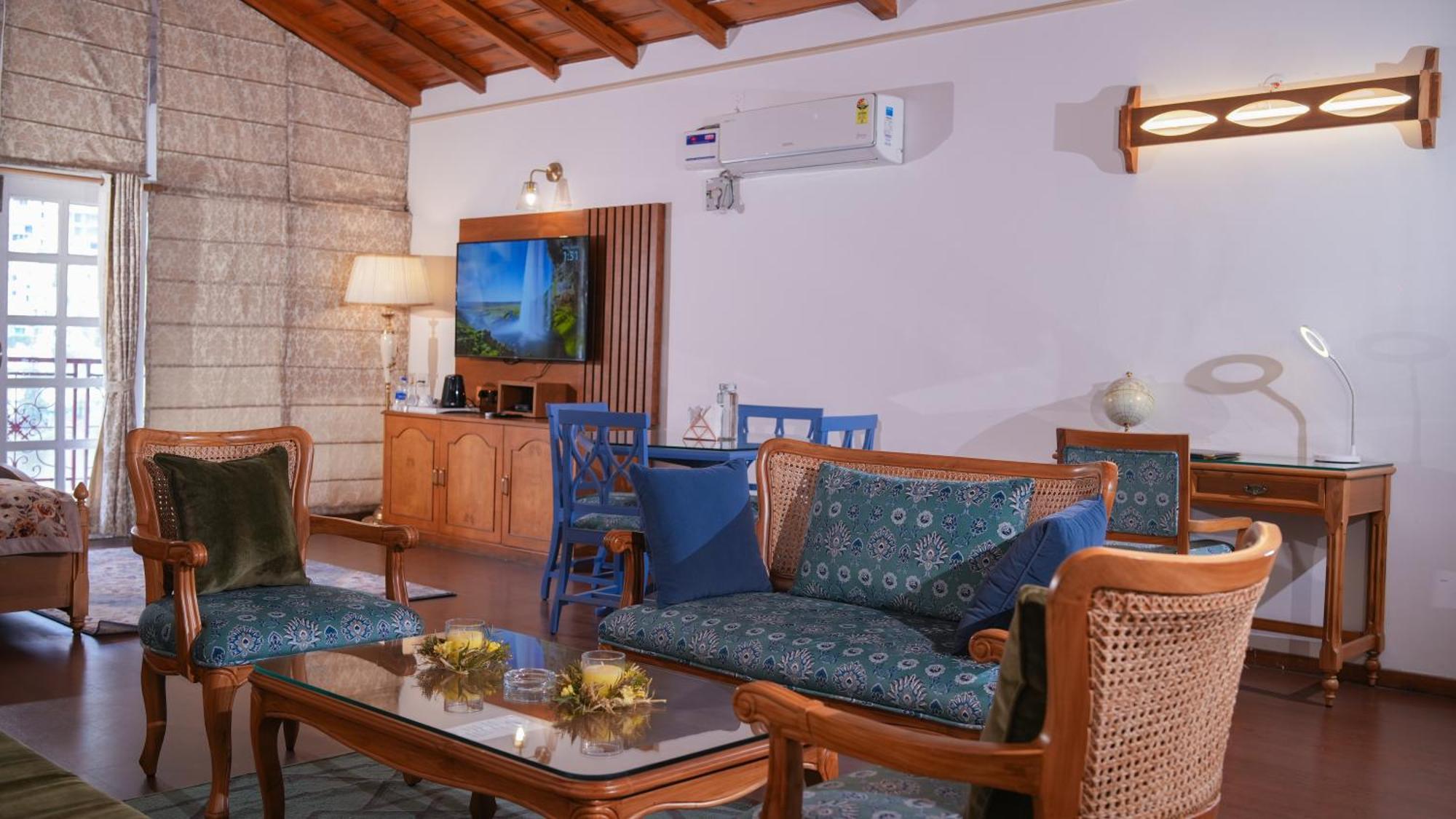 Neelesh Inn- A Luxury Lake View Hotel- 20 Kms From Nainital Bhīm Tāl Εξωτερικό φωτογραφία