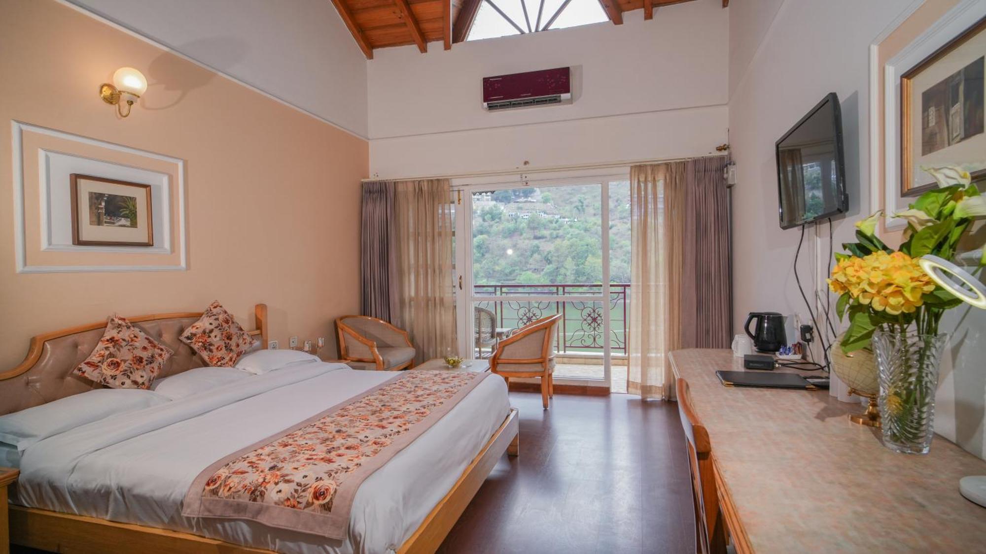 Neelesh Inn- A Luxury Lake View Hotel- 20 Kms From Nainital Bhīm Tāl Εξωτερικό φωτογραφία