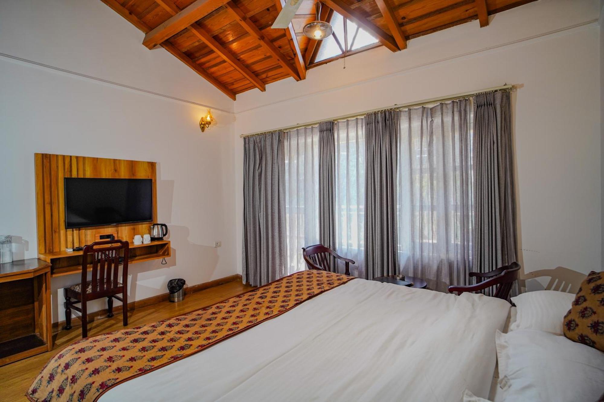 Neelesh Inn- A Luxury Lake View Hotel- 20 Kms From Nainital Bhīm Tāl Εξωτερικό φωτογραφία