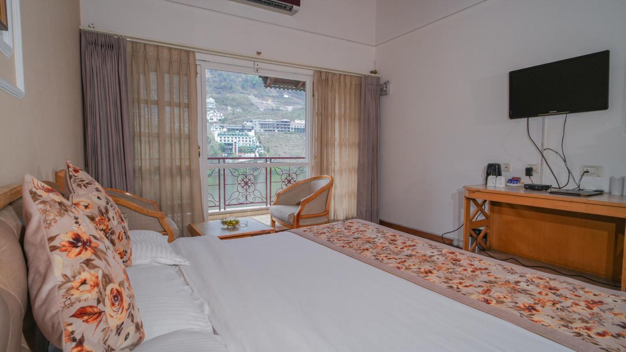Neelesh Inn- A Luxury Lake View Hotel- 20 Kms From Nainital Bhīm Tāl Εξωτερικό φωτογραφία
