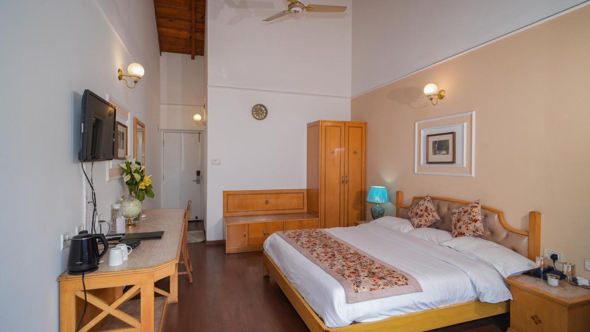 Neelesh Inn- A Luxury Lake View Hotel- 20 Kms From Nainital Bhīm Tāl Εξωτερικό φωτογραφία