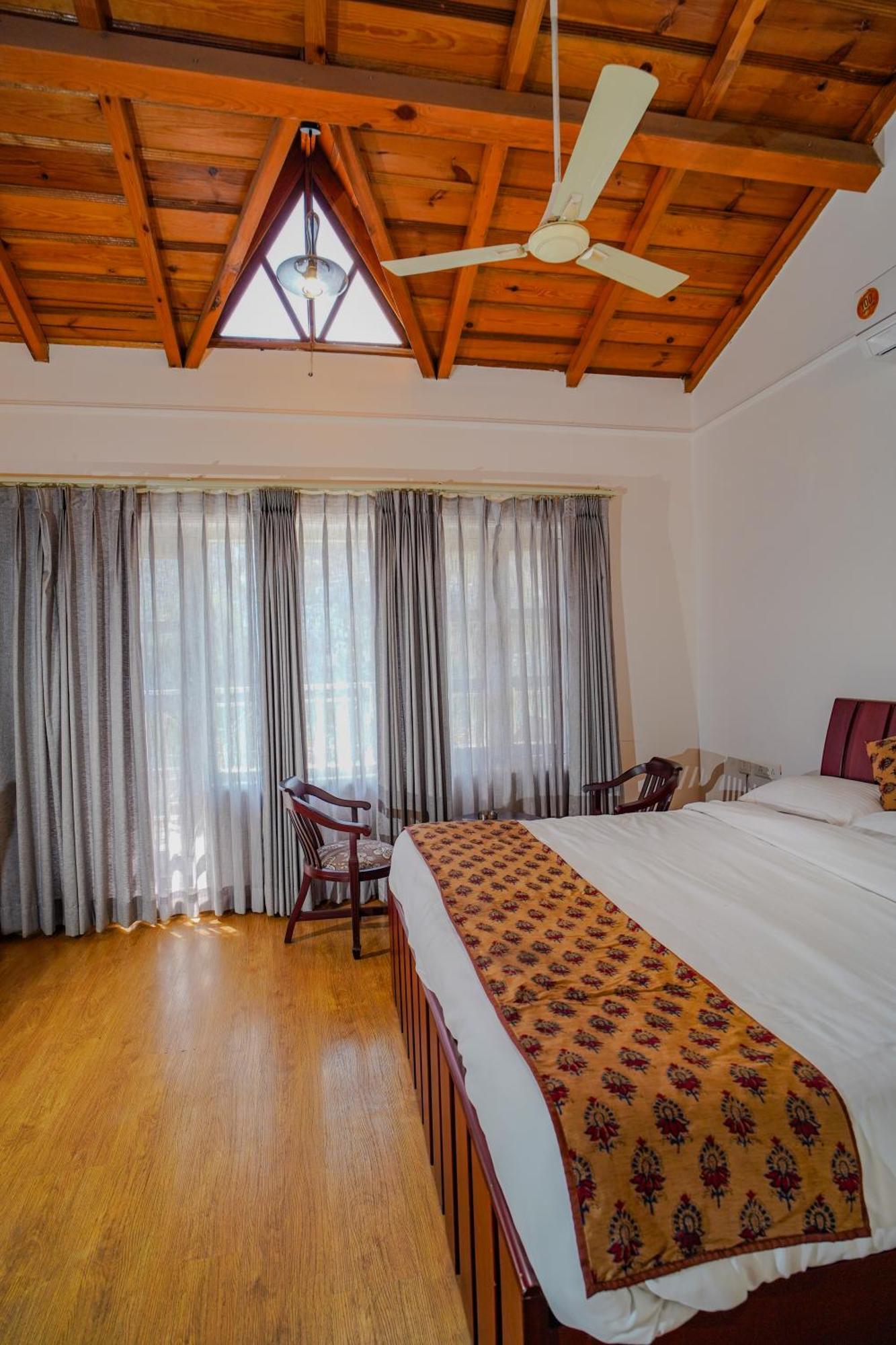 Neelesh Inn- A Luxury Lake View Hotel- 20 Kms From Nainital Bhīm Tāl Εξωτερικό φωτογραφία