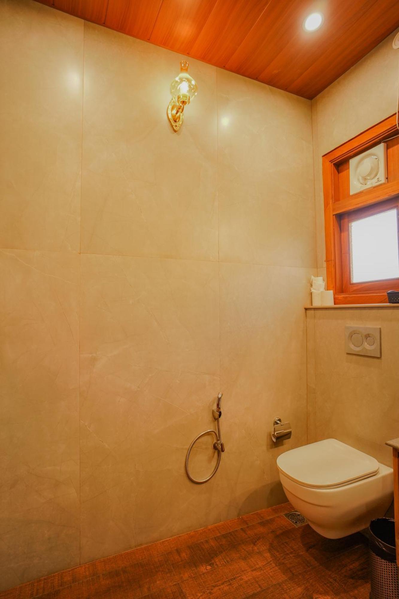 Neelesh Inn- A Luxury Lake View Hotel- 20 Kms From Nainital Bhīm Tāl Εξωτερικό φωτογραφία