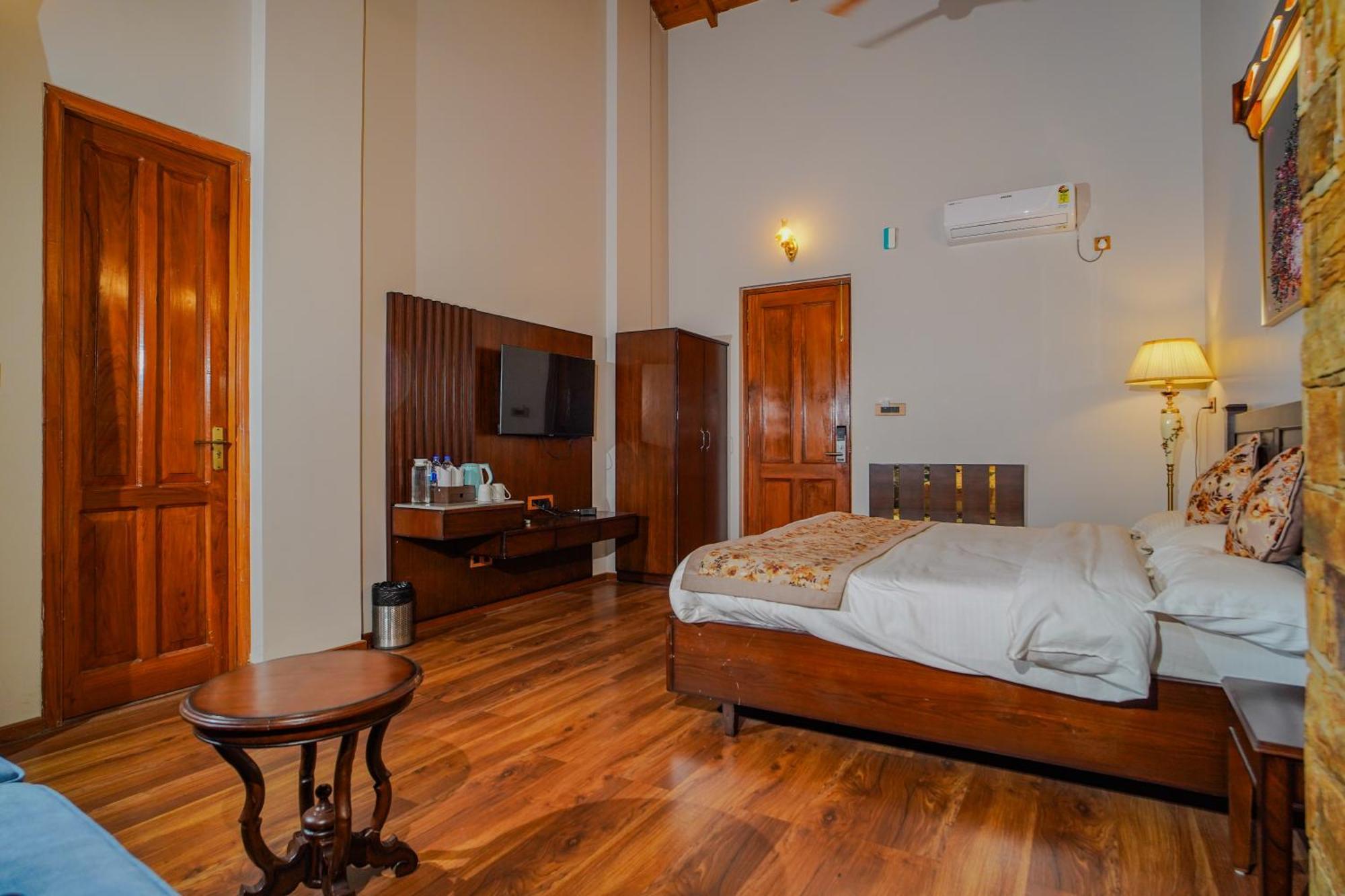 Neelesh Inn- A Luxury Lake View Hotel- 20 Kms From Nainital Bhīm Tāl Εξωτερικό φωτογραφία