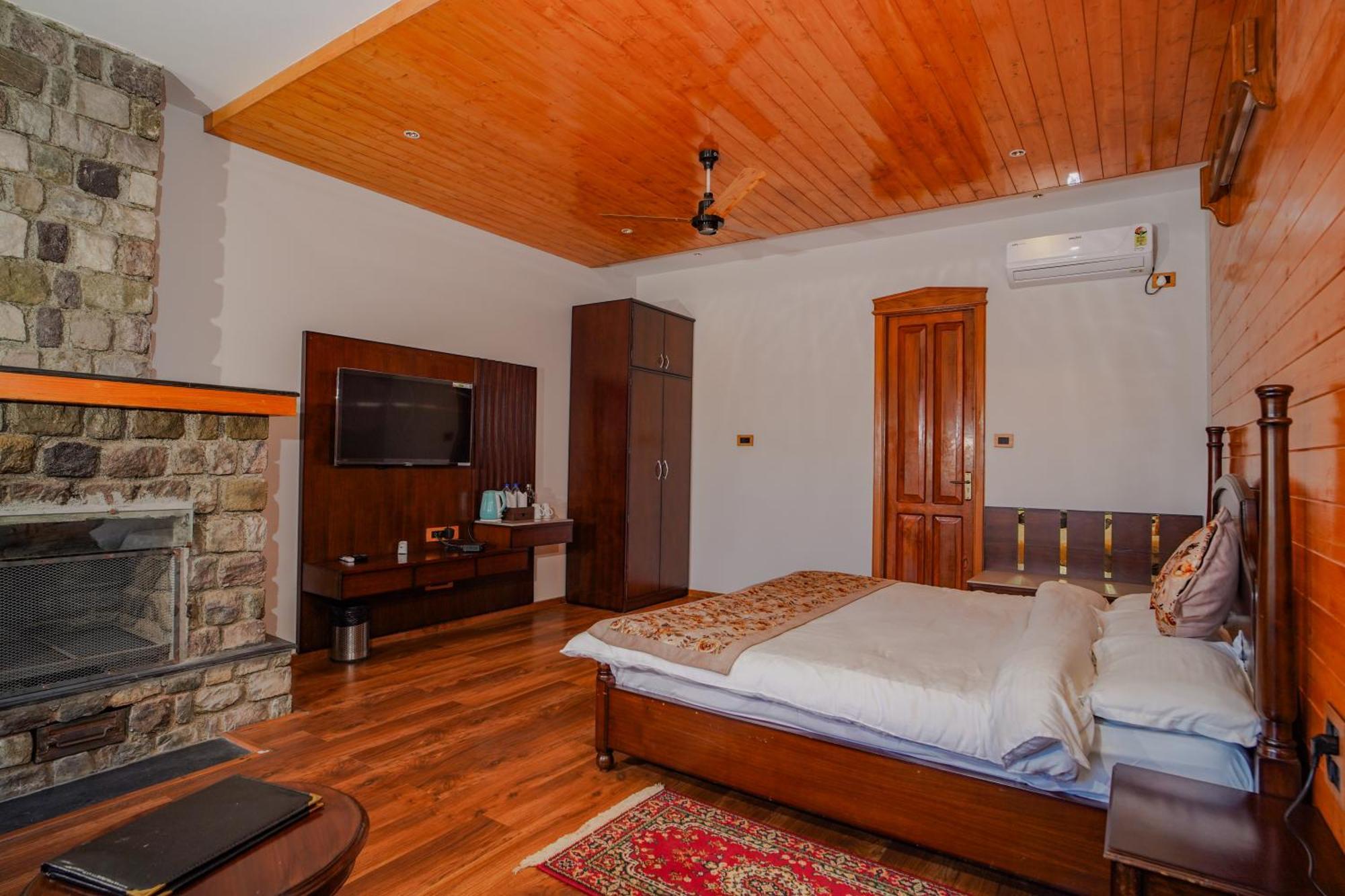 Neelesh Inn- A Luxury Lake View Hotel- 20 Kms From Nainital Bhīm Tāl Εξωτερικό φωτογραφία