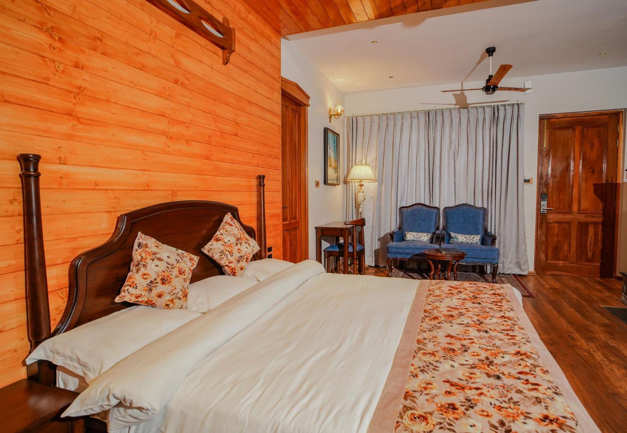 Neelesh Inn- A Luxury Lake View Hotel- 20 Kms From Nainital Bhīm Tāl Εξωτερικό φωτογραφία